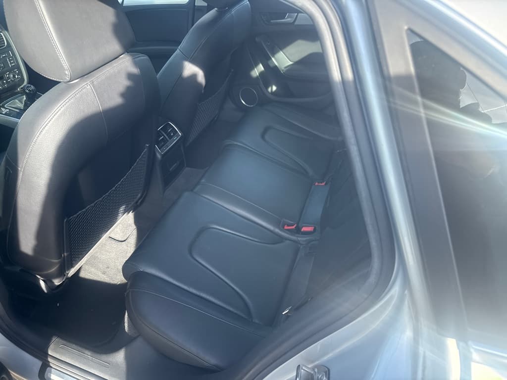 Photo 4 of 2010 Audi A4 2.0T quattro Premium Plus
